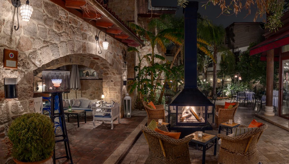 Seraser Fine Dining Restaurant 8